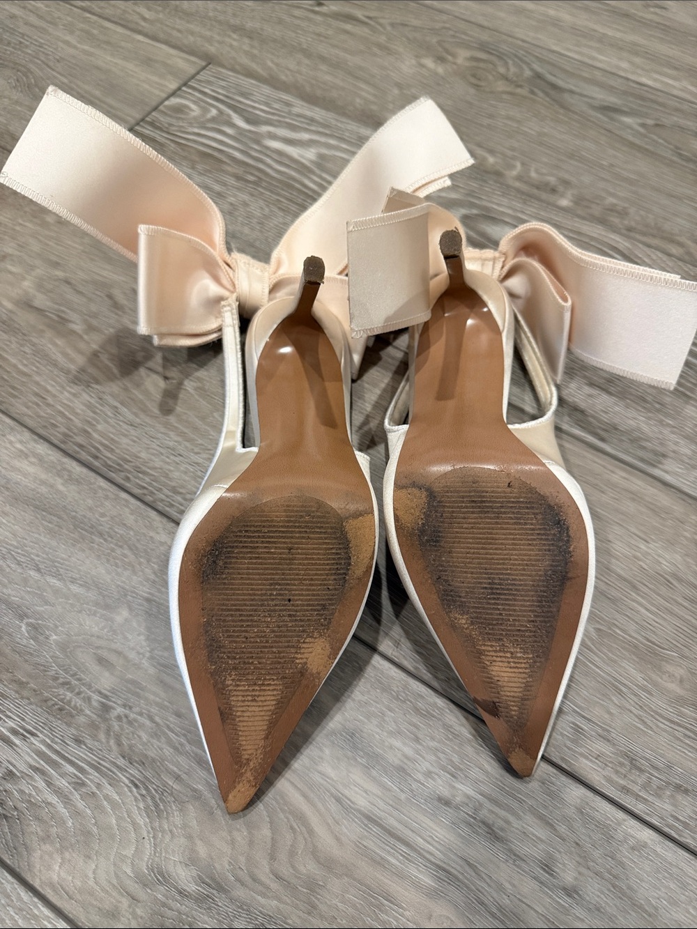 Steve Madden Ivory Silky Slingback Heels w/Bow, Sz 7 - Picture 9 of 10